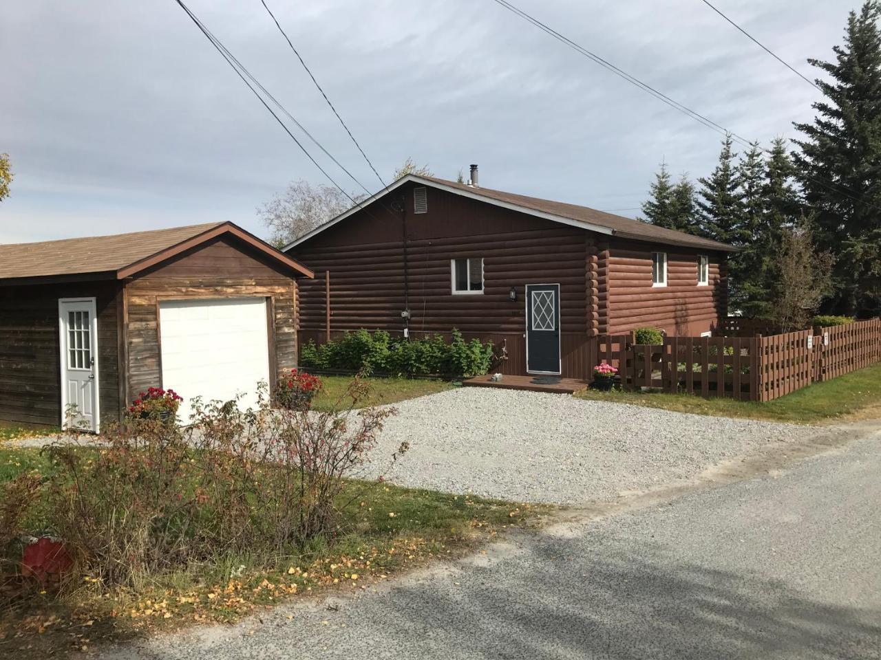Our Cabin Bed & Breakfast Yellowknife Luaran gambar