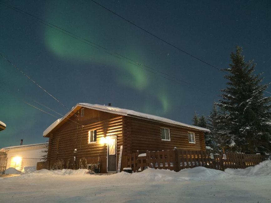 Our Cabin Bed & Breakfast Yellowknife Luaran gambar